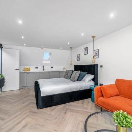 Modern Top Floor Studio in Putney SW15 Sleeps 3