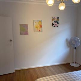 Central Springvale - Beautiful and spacious queen-bed room