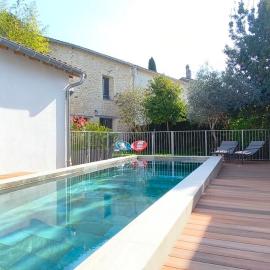La Grange de Junas, hotell i Junas