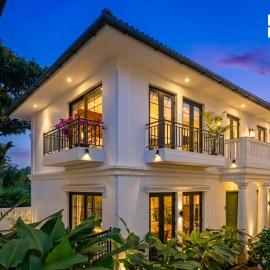 StayVista at Casa PuMa with Pool & WiFi