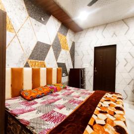 BHATIA APARTMENTS - Feel Comfort And Secure、ファグワーラのホテル