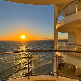 Hibernian Towers 1503, hotel di Strand