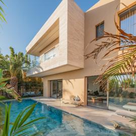 Villa Capella heated pool and cooker