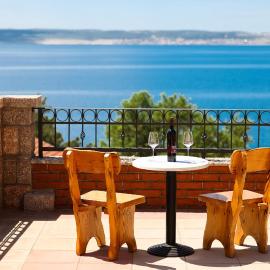 Apartmani Lucky with beautiful sea view: Poljak şehrinde bir otel