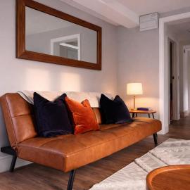 Convenient apartment with Private Garden, Shawbury
