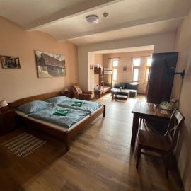 Wellness hotel - Viktorka, herecký dům, hotel in Česká Skalice