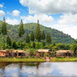 Social Escape Hotel Lemon Chalet, מלון בBan Song Phi Nong