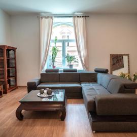 Peony Apartment, hotel in Kroměříž