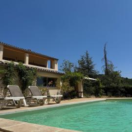 Villa individuelle Luberon, piscine, calme, air conditionné – hotel w mieście Roussillon