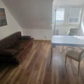 Schöne Vollausgestattete Monteurs- Gästewohnung nähe Raffinerie Leuna und Geiseltalsee 0308, hotell i Braunsbedra
