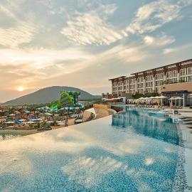 Viesnīca Shinhwa Jeju Shinhwa World Hotels pilsētā Sogvipho