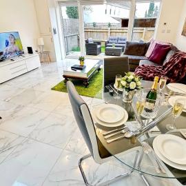 Paradigm House, Stunning 2-Bedroom Apartment 1, free Parking, Oxford