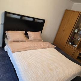 Family-Friendly 2-Room Apartment near Park