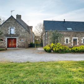 Les gîtes de Bréhaut, Hotel in Taupont