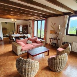 Grand chalet max 9pl vue magnifique lac montagne, hotel in Saint-Jorioz