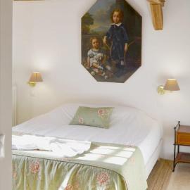 La Roseraie, hotell i Barjouville