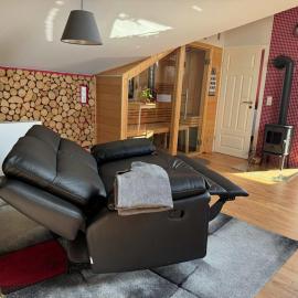 WellnessLoft mit Sauna und Garten, hotell i Ortenberg