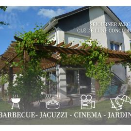 Villa du Val d'Usiers โรงแรมในBians-les-Usiers