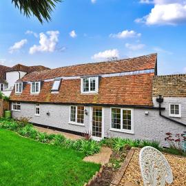 Finest Retreats - The Old Barn, Hadlow