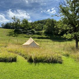 Camping équipé : Vallon de Laborie, hotel in Astaillac