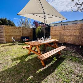 Maison 4p-Jardin-10 min PuyduFou-Calme, hotel in Les Herbiers
