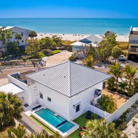 Barefoot Energy - Across the street from Gulf! Rooftop Deck Pool & Spa by Anna Maria Life