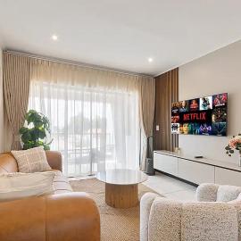 Fourways Luxe Escape, Luxury 2 Bed, 2 Bath, Pool, Gym, Backup Power