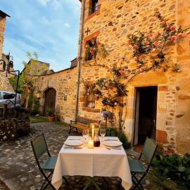 Le Puits Enchanté, hotel in Espalion