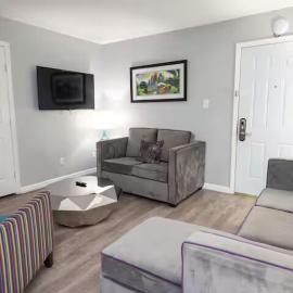 Frenchmen 2BR Retreat w Pool & Hot Tub Access