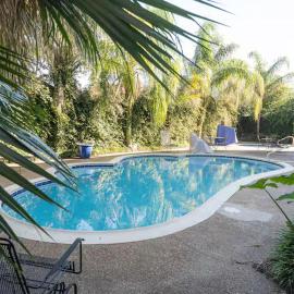Frenchmen 2BR Stay w Pool & Free Parking