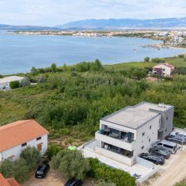 Premium Apartment Obatnice with Pool, hotel v Povljane