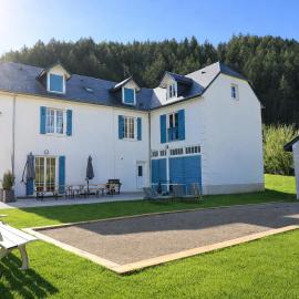 Grande maison 14 pers - Vue Pic du Midi - Babyfoot & Boulodrome、Pouzacのホテル