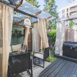 The Serene Residence with Hot Tub, Sauna and Cinema Experience, khách sạn ở London