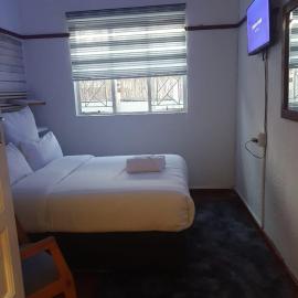 Ludinz Self Catering Accommodation Bellville, hotel in Avondale