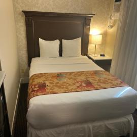 Arbutus Inn โรงแรมในวิกตอเรีย
