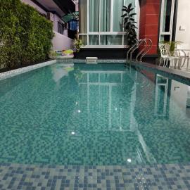 Aroya Pool Villa Hatyai, Hotel in Ban Thung Ri