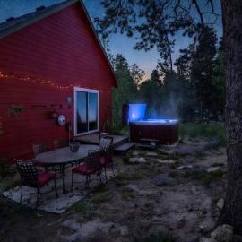 Family & Dog Welcoming Lodge with Hot Tub & Games, hotel in Nederland