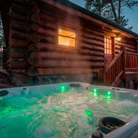 Buffalo Lodge- Cozy Log House with Hot Tub, hotel in Rapid City