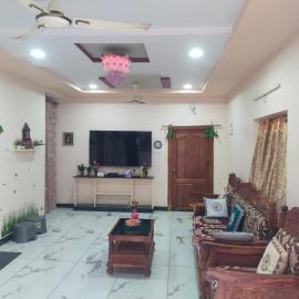 Yerramsetti Vaari Homestay, Full 3BHK, AC Rooms , Kitchen Access Self Cooking, hotelli kohteessa Bhīmavaram