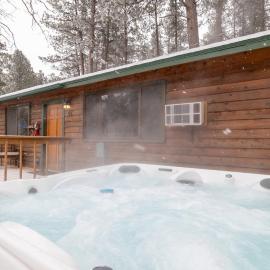 Meadowbrook Cabin Retreat- Hot Tub Escape