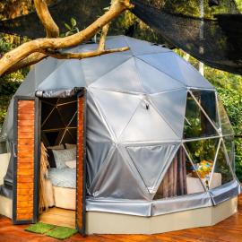 Omghat Glamping - Domo Sarasvasti、El Peñolのホテル