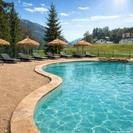 Camping nature 3 étoiles avec piscine - bord de rivière, hotel in Chézery-Forens
