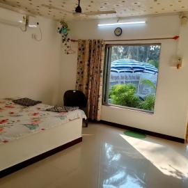 Holiday Homestay Beach Rooms Deep Diving & Light House & Watersports Tarkarli، فندق في Bhogwe