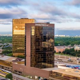 DoubleTree by Hilton Hotel Dallas Campbell Centre, отель в Далласе