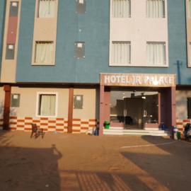 Hotel JR Palace- Near Toran Dwar and free Parking, hôtel à Khātu