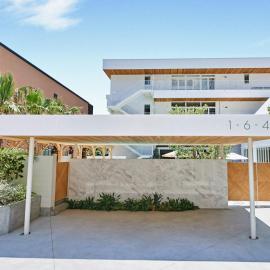Weekend House