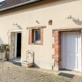 La Grange de Flavigny, hotel Flavigny városában