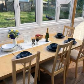 Stable Lodge, Hotel in Williton