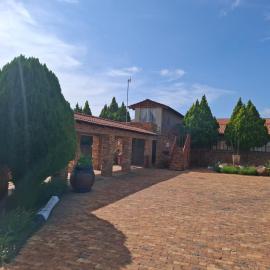 Rengwe guesthouse, hotel a Fochville