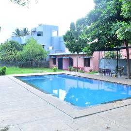 VCP Beach Resort with SWIMMING POOL, hotel in Kālapettai
